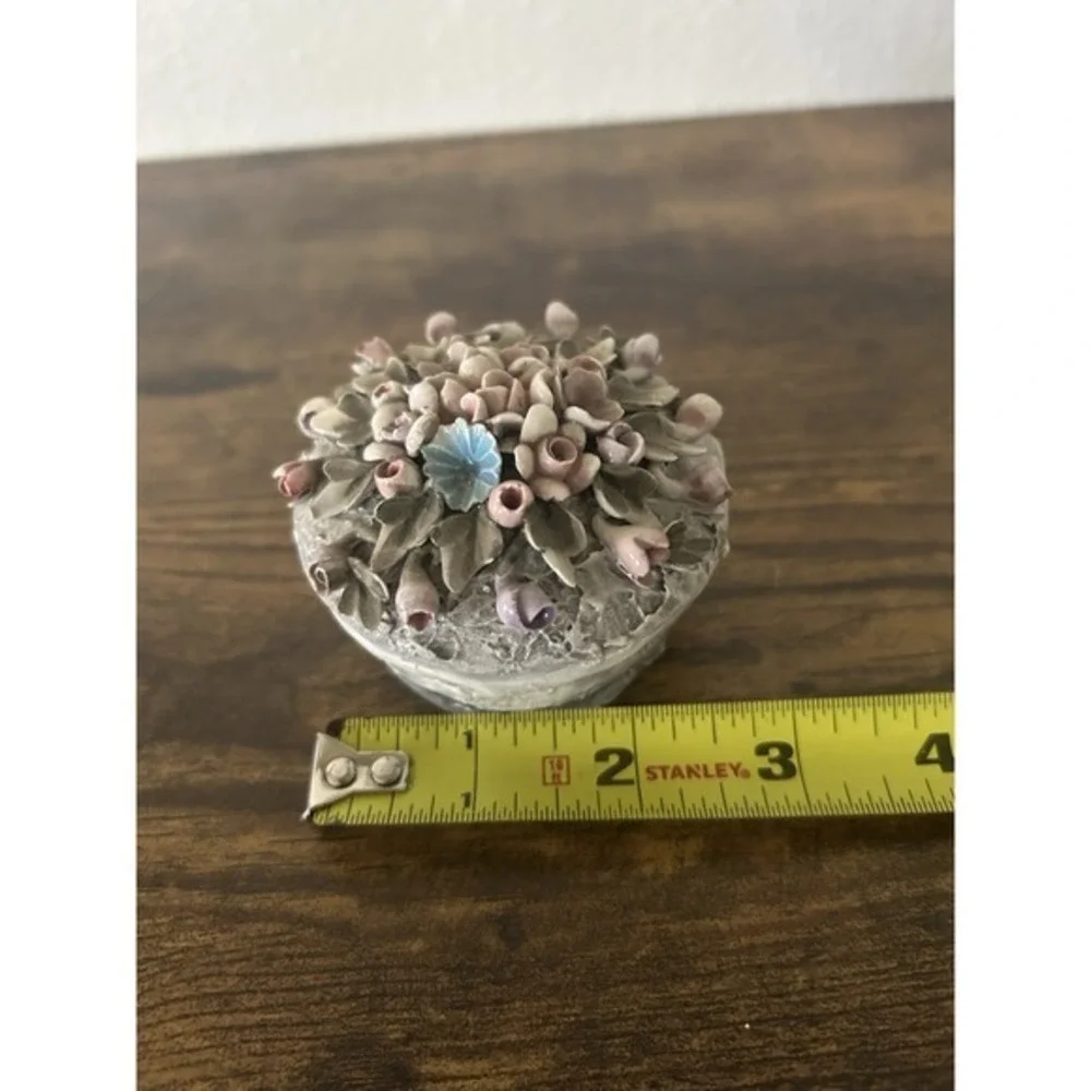 Detailed Ornate‎ Visconti Mollica CAPODIMONTE 3-D Floral Lidded Ceramic Dish